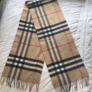 Like new classic cashmere Burberry scarf